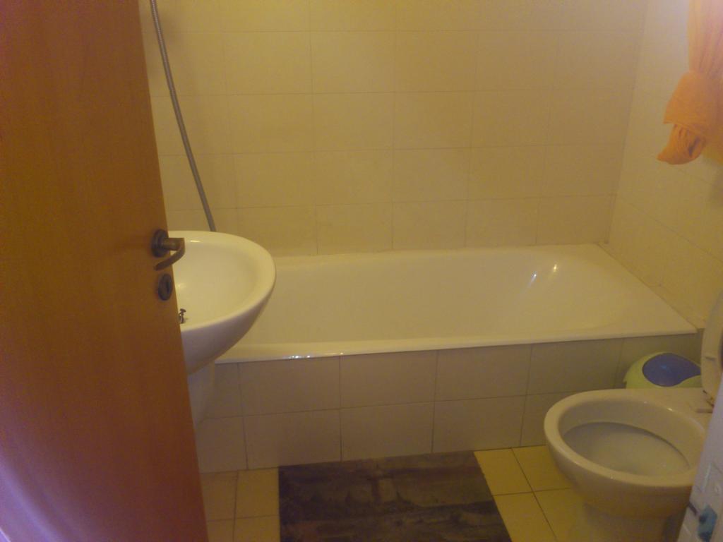 Carisa Olympic Court Apartment ลาร์นาคา ห้อง รูปภาพ